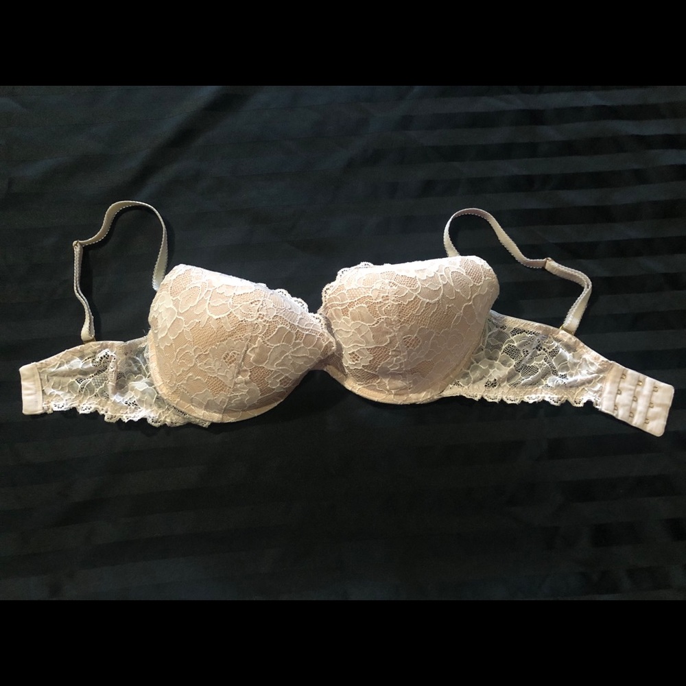 Victoria Secret The Miracle Bra Lace Sz 34DD